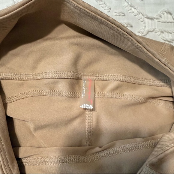 Free People Movement Khaki Colored Women’s Leggings Size Small - Picture 7 of 9